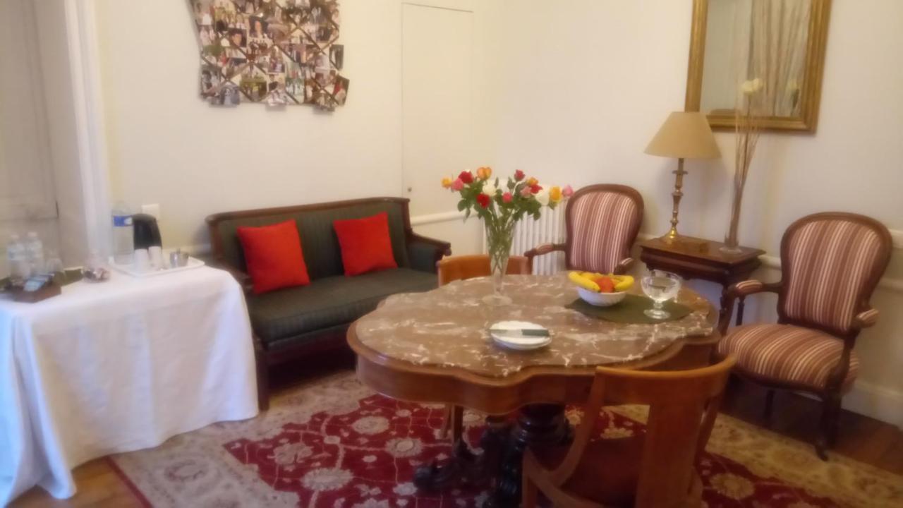 베흑사이으 Chambre De Flore B&B 외부 사진